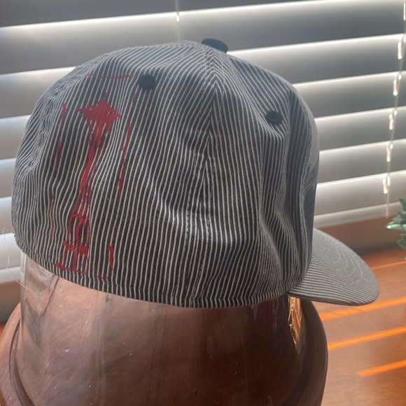 Seattle Skyline Gray & White Strip Space Needle Cap - Picture 4 of 5